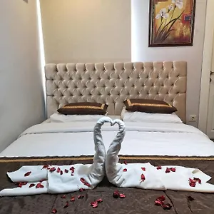  Апартаменты Golf Royal Residence